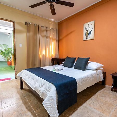 El Cocobolo Food&Rest Room 6 Bed And Breakfast Wifi Ac Pkg Gratis Либерия Экстерьер фото