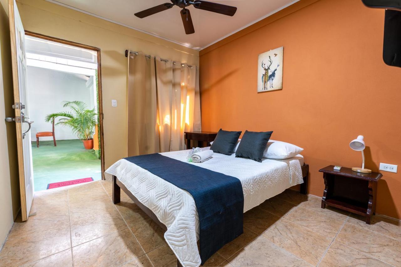 El Cocobolo Food&Rest Room 6 Bed And Breakfast Wifi Ac Pkg Gratis Либерия Экстерьер фото