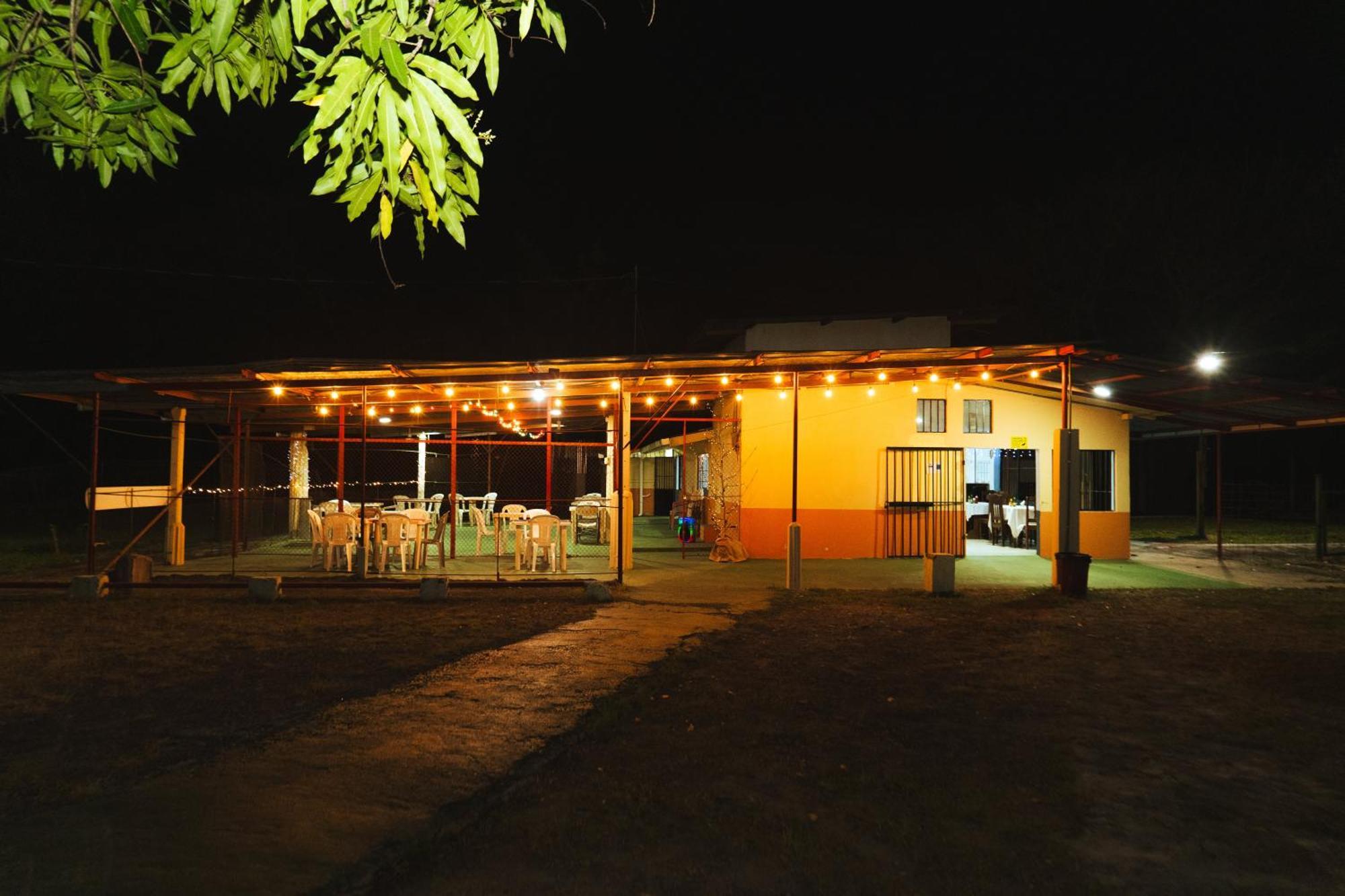El Cocobolo Food&Rest Room 6 Bed And Breakfast Wifi Ac Pkg Gratis Либерия Экстерьер фото