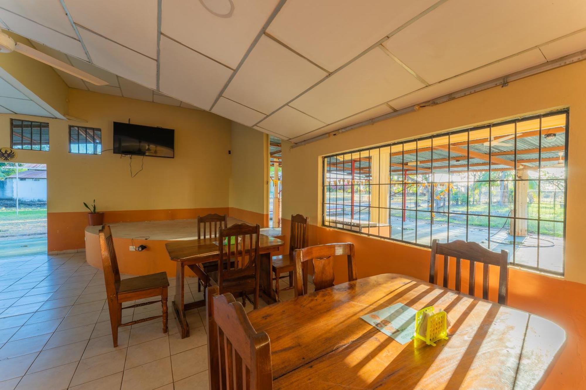 El Cocobolo Food&Rest Room 6 Bed And Breakfast Wifi Ac Pkg Gratis Либерия Экстерьер фото