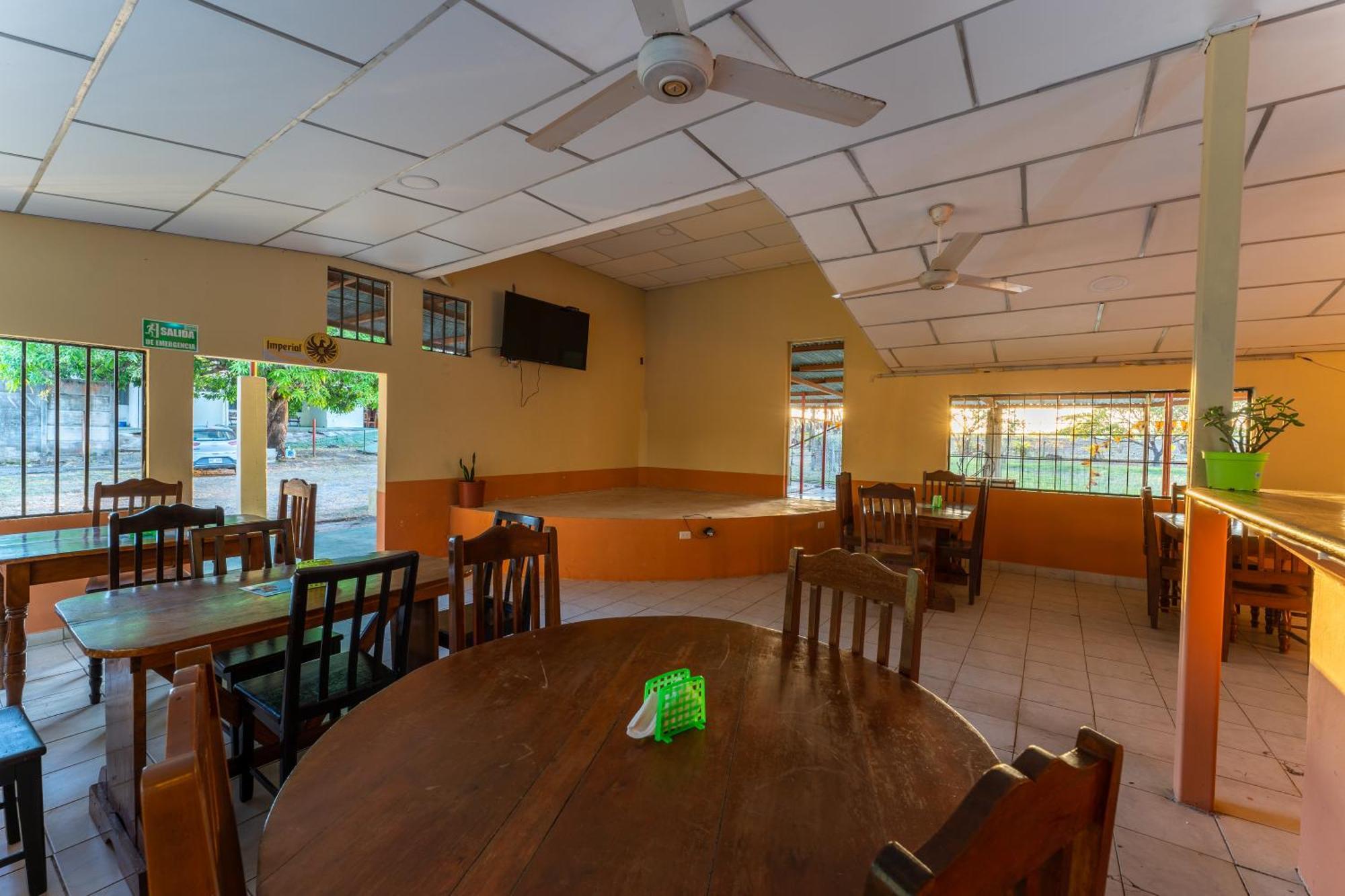 El Cocobolo Food&Rest Room 6 Bed And Breakfast Wifi Ac Pkg Gratis Либерия Экстерьер фото