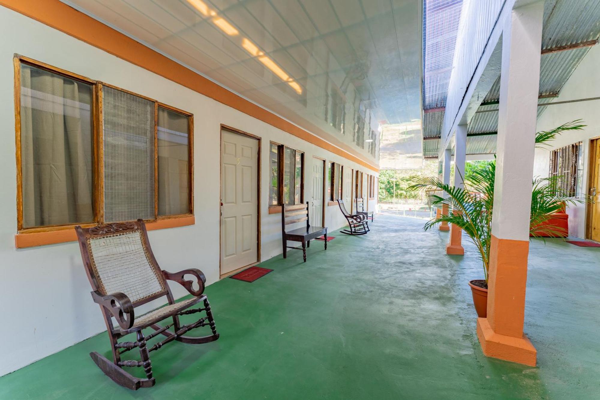 El Cocobolo Food&Rest Room 6 Bed And Breakfast Wifi Ac Pkg Gratis Либерия Экстерьер фото